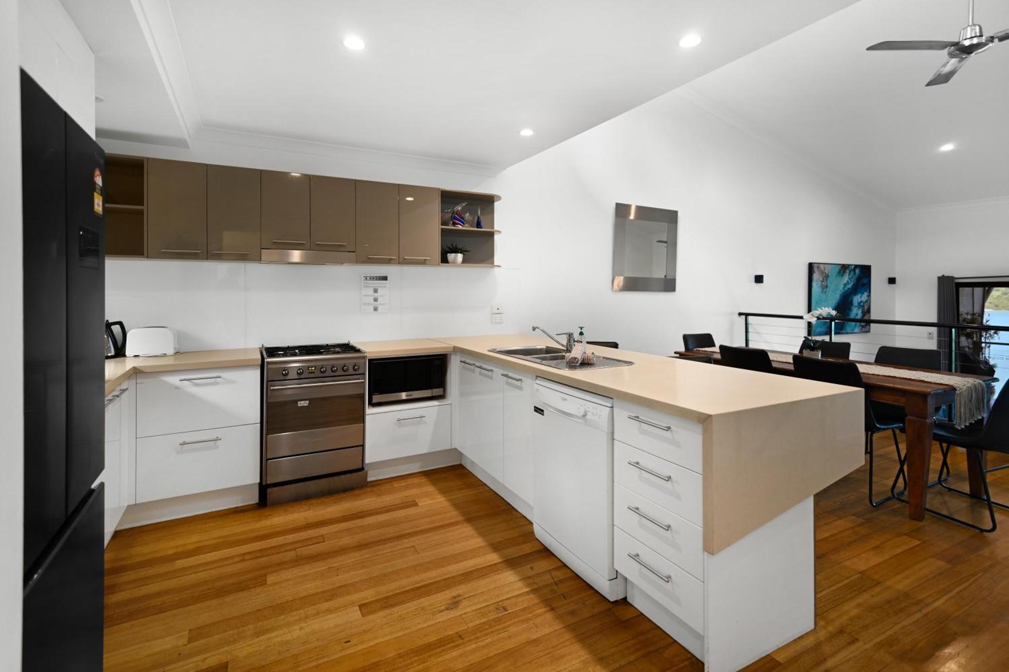 Shorelines Hamilton Island Bagian luar foto