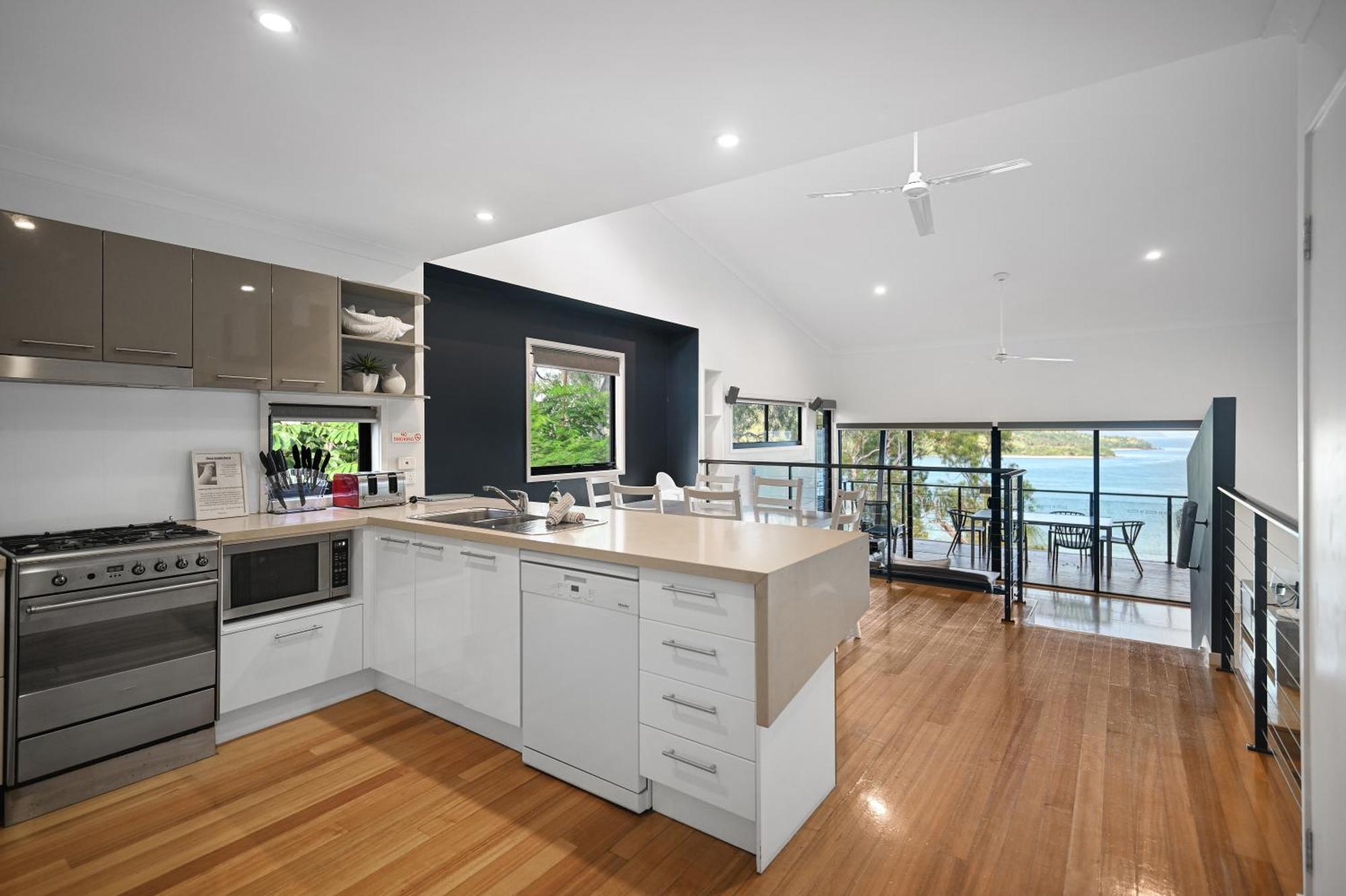 Shorelines Hamilton Island Bagian luar foto